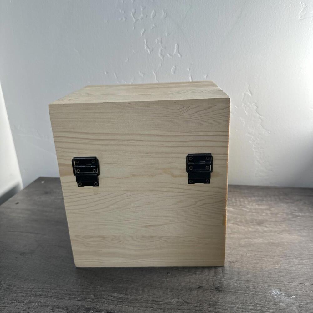 DoTerra Wooden Essential Oil Storage Box For 39 Oils & 14 Roller Bottles - Picture 4 of 4